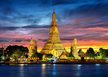 wat-arun-temple-twilight-bangkok-thailand_335224-772